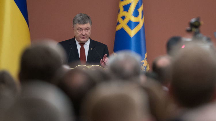 Президенту Петру Порошенко приходится непросто в спорах с Западом по поводу создания в Украине Высшего антикоррупционого суда, фото: president.gov.ua