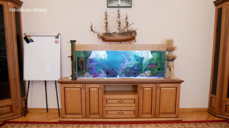 Тот самый аквариум в кабинете Холодницкого, где была закреплена звукозаписывающая аппаратура, источник фото: pravda.com.ua 