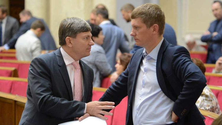 Провластное большинство ведет сложную игру вокруг законопроекта об антикоррупционном суде, фото: rada.gov.ua