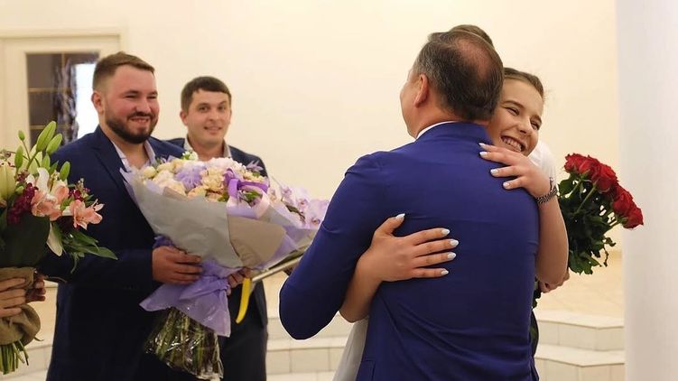 Андрей Лозовой подарил своему шефу цветы в честь свадьбы, фото: instagram,com