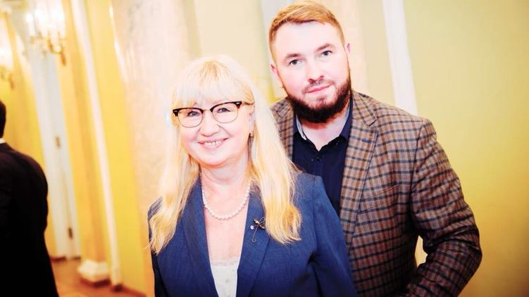 Андрей Лозовой с мамой Оксаной, фото: facebook.com