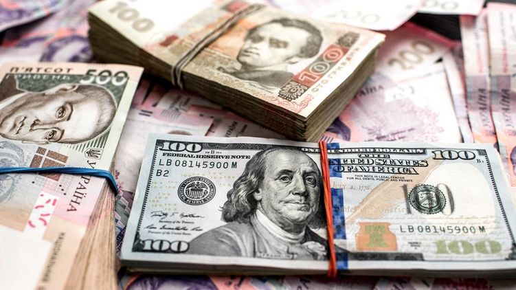 Курс доллара в Украине растет после введения военного положения
