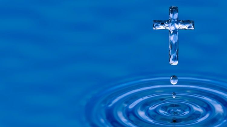 Воду на Крещение 2019 освящают в храмах 18 и 19 января