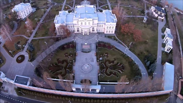 Дом Петра Порошенко в Козине попал в запретную зону для беспилотников