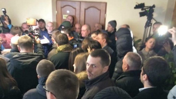 Блокада чиновников Днепропетровской мэрии, фото: facebook.com/dubilet