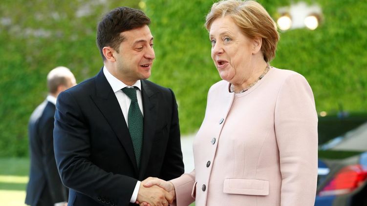 Владимир Зеленский и Ангела Меркель на встрече 18 июня