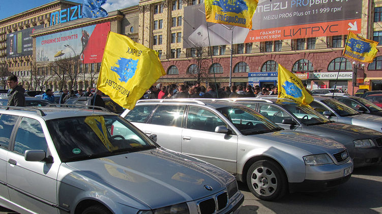 В августе Украину может накрыть новая волна протестов евробляхеров