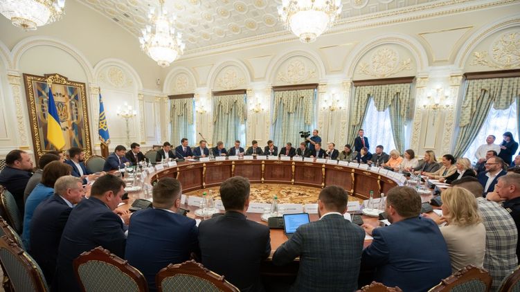 Встреча Зеленского с министрами и руководством силового блока. Фото с сайта президента Украины