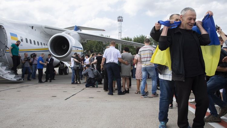 Обмен пленными на Западе называют основой для переговоров, но противоречия остаются. Фото: пресс-служба президента Украины