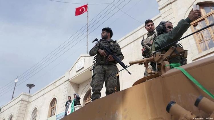 Турция начала наступление на курдов в Сирии после того, как США вывели свои войска, фактически 