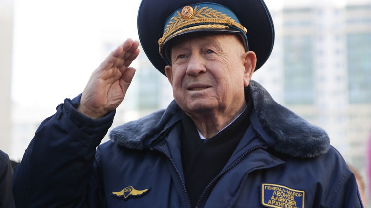 Алексей Леонов в звании генерал-майора. Фото: Ведомости