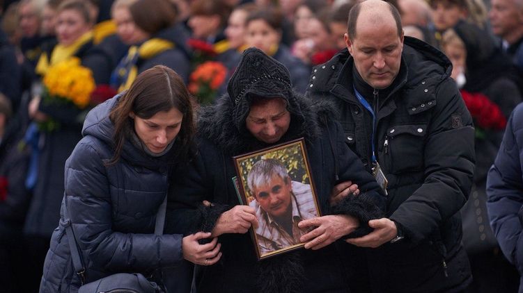 Тела погибших при падении Боинга украинцев вернули на родину. В 