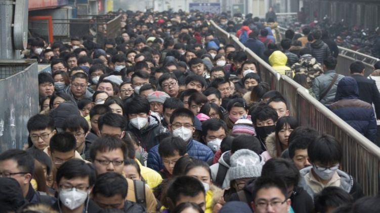 Жители Китая в масках. Фото из открытых источников