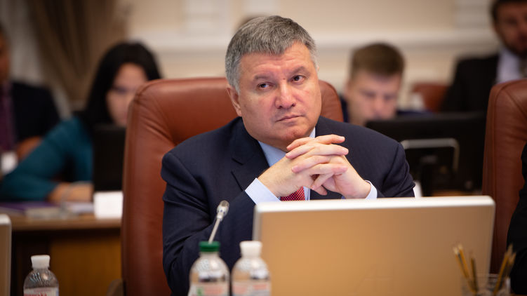 Министр внутренних дел Арсен Аваков снова в центре внимания, фото: kmu.gov.ua