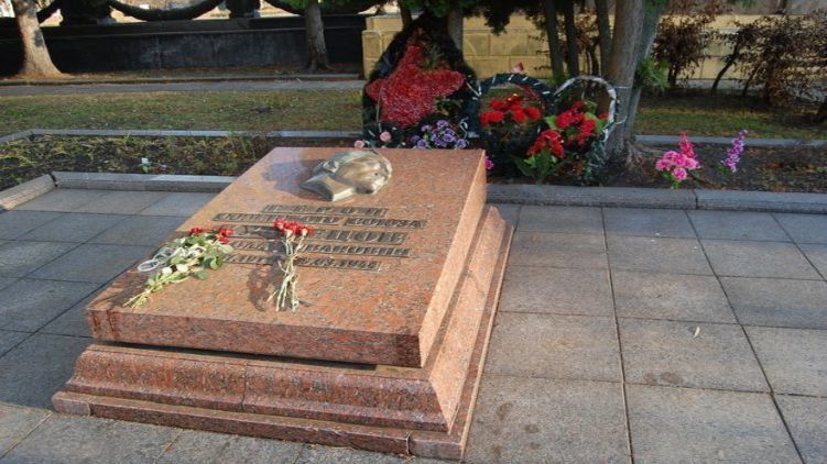 Могила Николая Кузнецова во Львове
