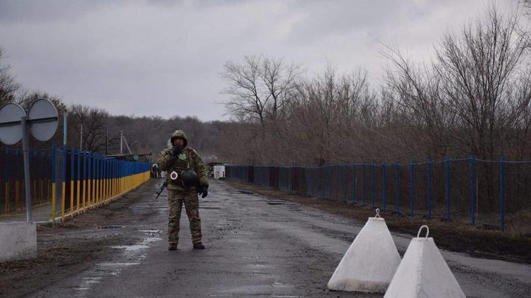 Официальный Киев заметил обострение в районе Золотого. Фото: Госпогранслужба Украины