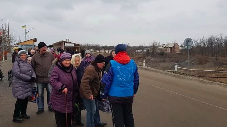 Пенсионерам Донбасса обещают отменить на время карантина требование по верификации. Фото: facebook.com/evgeny.kaplin