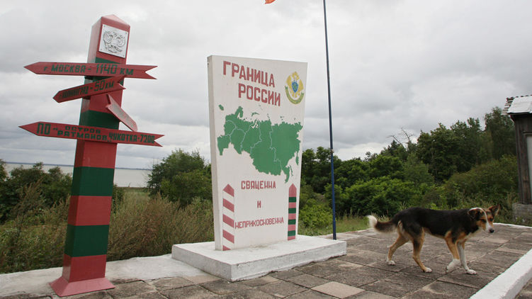 РФ не закрывает границу для жителей Донбасса с российскими паспортами. Фото: Википедия