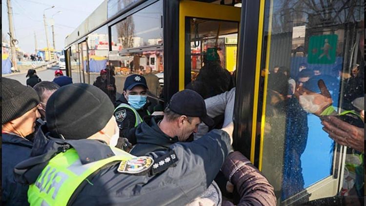 За нарушение транспортного режима могут отштрафовать. Фото - Типичный Киев