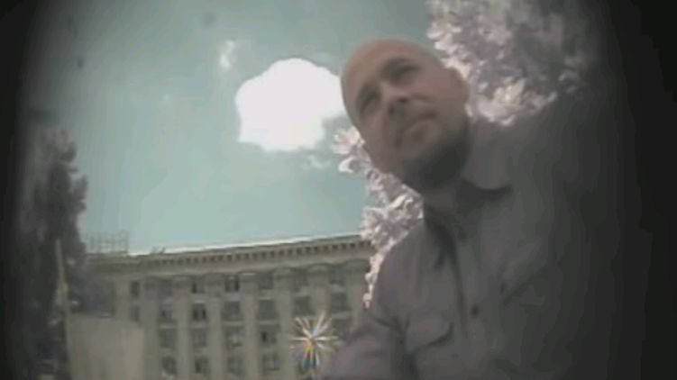 Человек, похожий на брата Ермака Дениса. Скриншот из видео