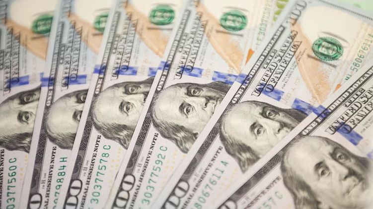 Наличный доллар потерял в весе. Фото: Facebook/ NationalBankOfUkraine