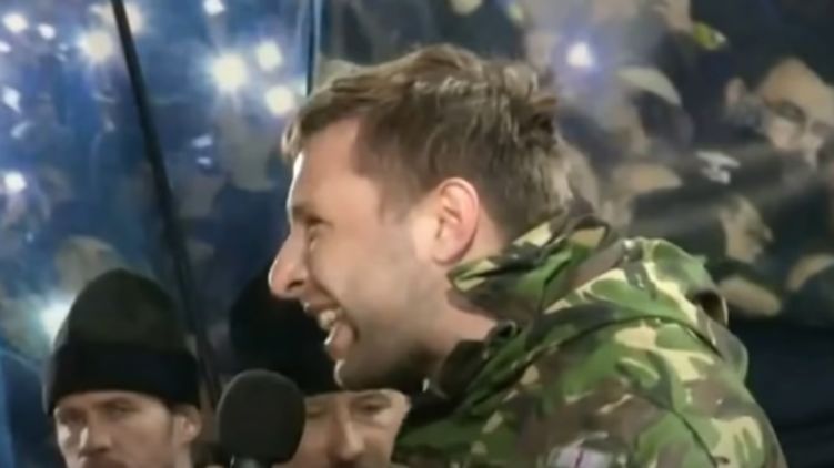 Владимир Парасюк на сцене Майдана. Кадр из видео