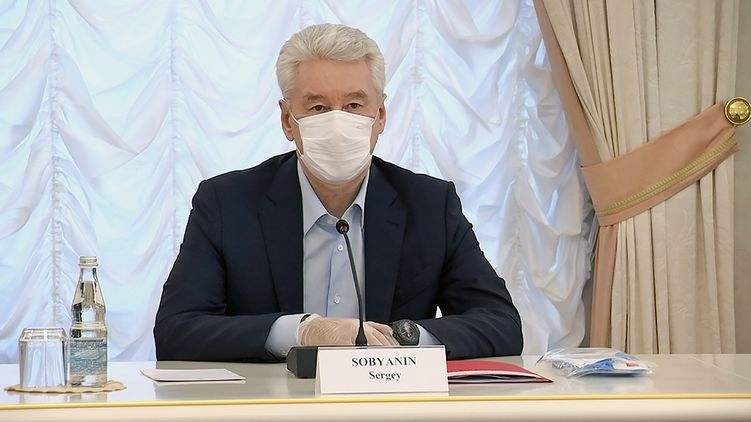 Сергей Собянин в маске. Фото: ТВЦ