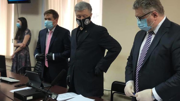 Петр Порошенко в Печерском суде. Фото Ирины Геращенко