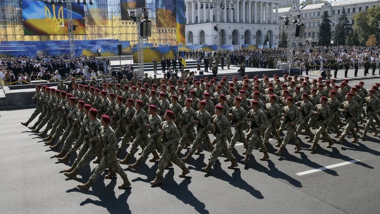Так военный парад проходил в Киеве в прошлом году, Фото: rbc.ua