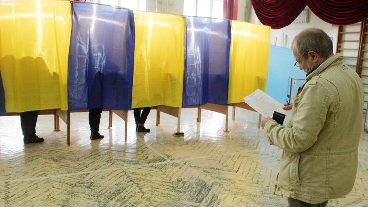 Местные выборы даже в сельских громадах хотят делать по партийным спискам, без самовыдвижения. Фото: 24.ua