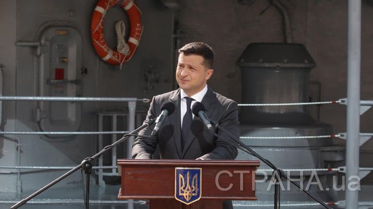 Зеленский взял участие в военно-морском параде в Одессе. Фото: Страна