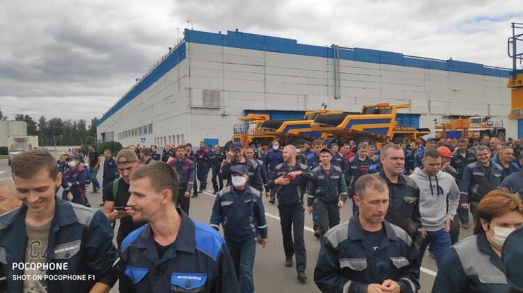 Работяги Беларуси грозятся всеобщей забастовкой. Фото: tut.by