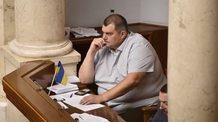 Близкий соратник президента Юрий Корявченков крепко задумался о том, нужно ли ему участвовать в выборах мэра Кривого Рога, фото: 
