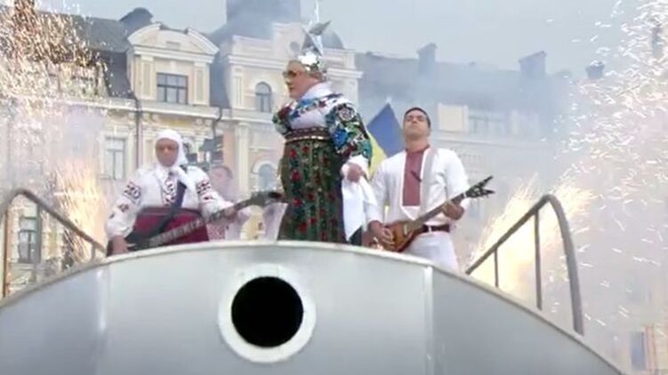 Верка Сердючка на концерте в Киеве 24 августа. Кадр из видео