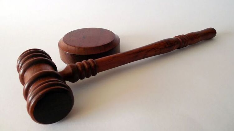 Конституционный суд отменил ограничения на зарплаты чиновникам. Фото: pixabay