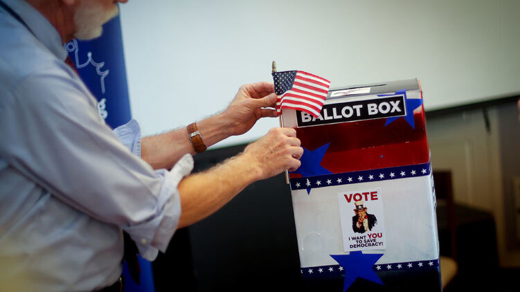 Исход выборов может решить голосование по почте, которое стало популярным из-за эпидемии
