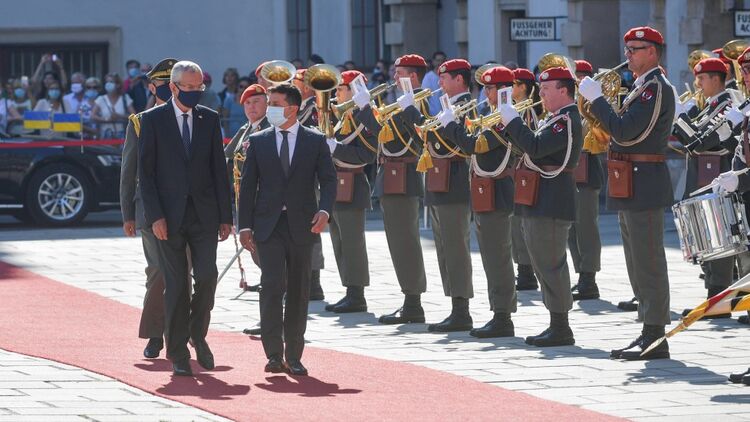 Первой зарубежной поездкой Зеленского после карантина стал визит в Австрию. Фото: president.gov.ua