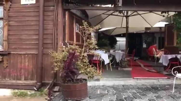 Последствия взрыва в ресторане Канапа в Киеве