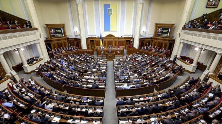Депутаты критиковали бюджет, но в итоге приняли его фактически в варианте Кабмина. Фото: 