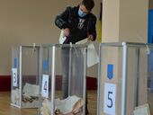 В нескольких городах Украины сегодня проходят повторные выборы местных депутатов, а Конотоп голосует за мэра