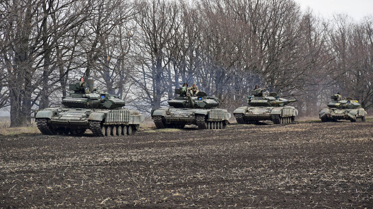 Танковые учения Украины в зоне ООС. Фото facebook.com/pressjfo.news