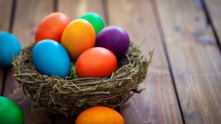 Как появилась традиция красить яйца на Пасху. Фото: GoodFon