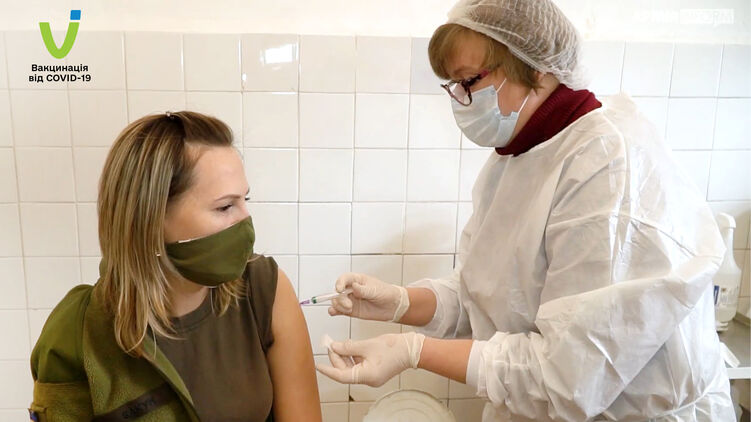 Привитые двумя дозами украинцы смогут получить свидетельство о вакцинации от Covid-19. Фото: Минздрав