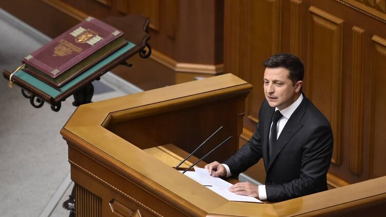 Выступая в Раде, Владимир Зеленский заявил, что поставит точку в вопросе с гербом. Фото: Изым Каумбаев 