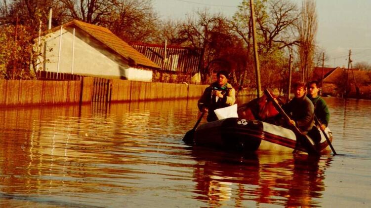 Наводнение на Закарпатье стало самой масштабной природной катастрофой 1998 года. Фото Тячевской РДА