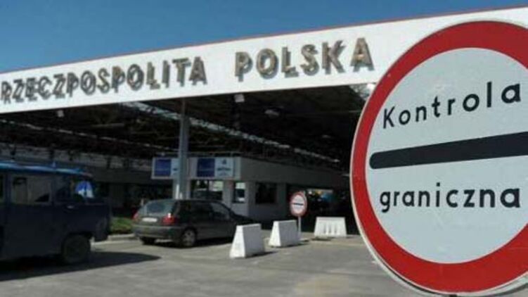 В Польшу уже выдвинулись украинцы по безвизу 