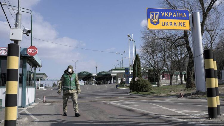 Все больше украинцев задумываются о выезде из страны