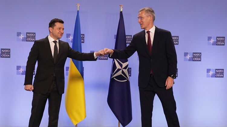 Украину не хотят ни принимать в НАТО, ни воевать за нее с Россией - пишут западные СМИ 