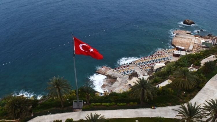 В Турции ждут падения потока туристов из-за войны в Украине и санкций 