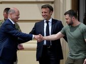 Зеленский в "милитари луке" за 5200 грн, Макрон в бюджетном костюме за 13 000 грн